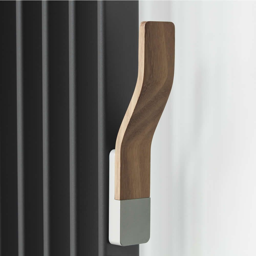 Radiator wall hooks outlet