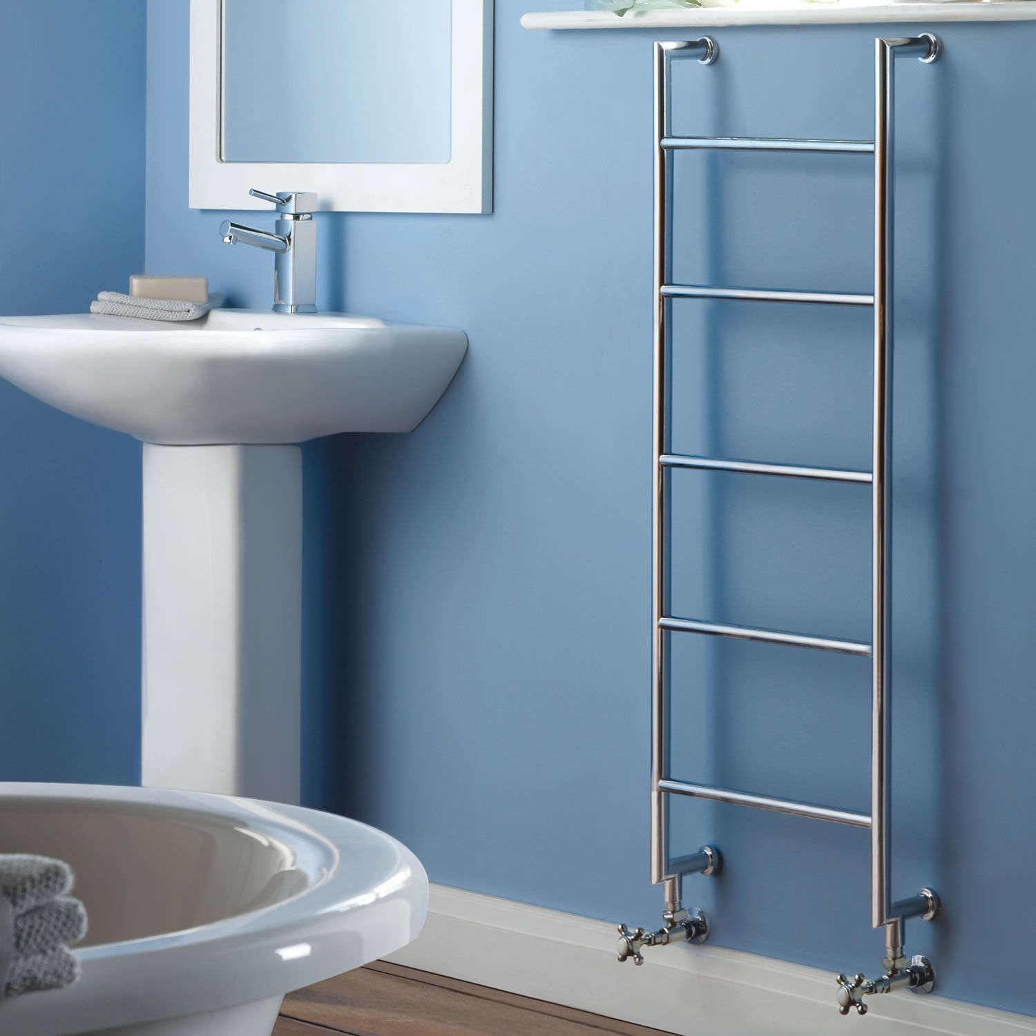 Countess - Traditional Hydronic Heated Towel Warmer - 43.75" x 19.75"